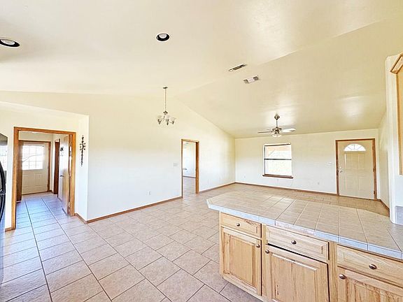 5th image of 1106 W Eagle Pass St