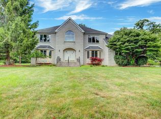 3 Astor Dr, Manalapan, NJ 07726