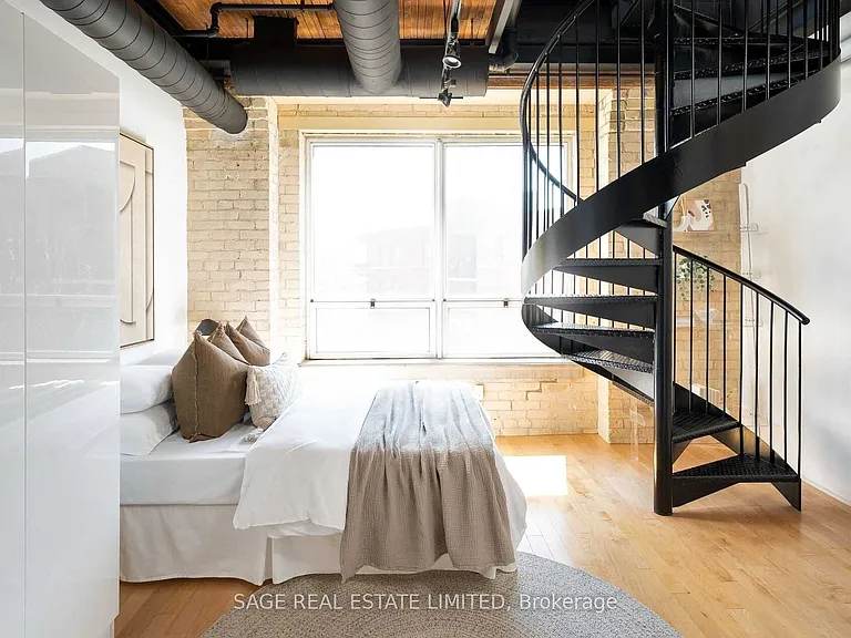 781 King St W #508 — Photo 20