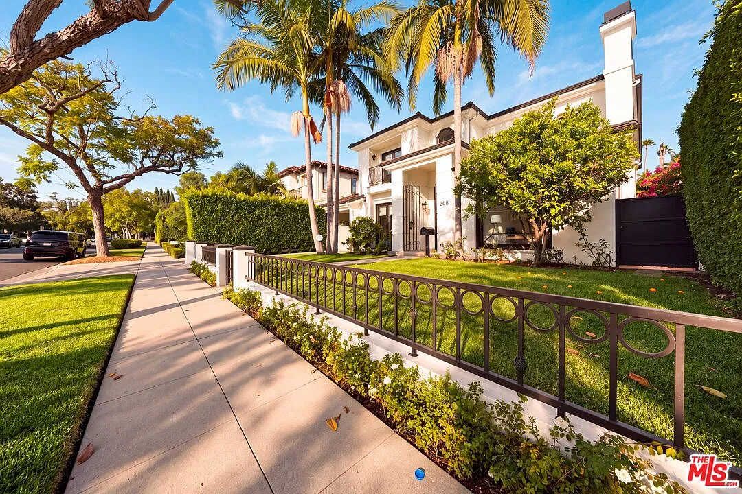 6 bed, 6.5 bath, 4600 sqft, $25,995 — Photo 4
