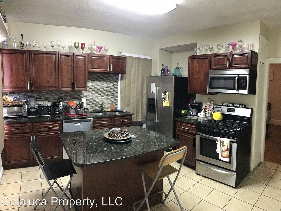 2nd image of 618 Smith St