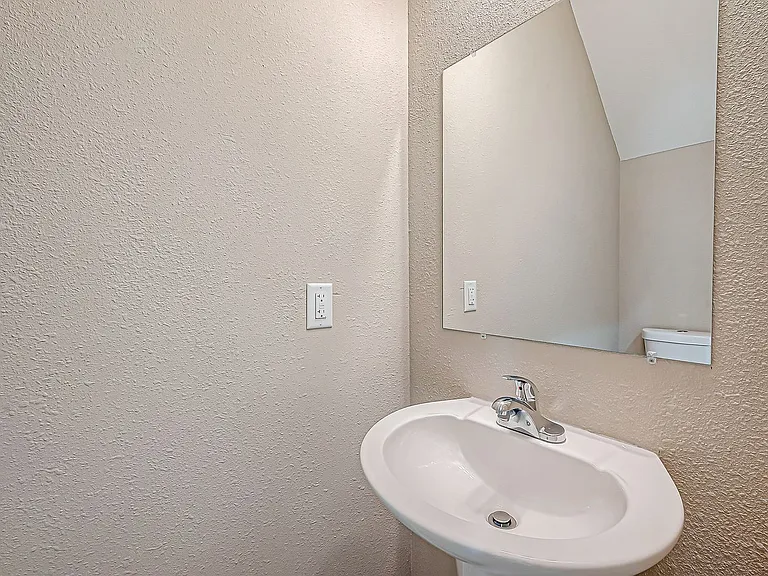 5530 Hirondel St #B — Photo 20