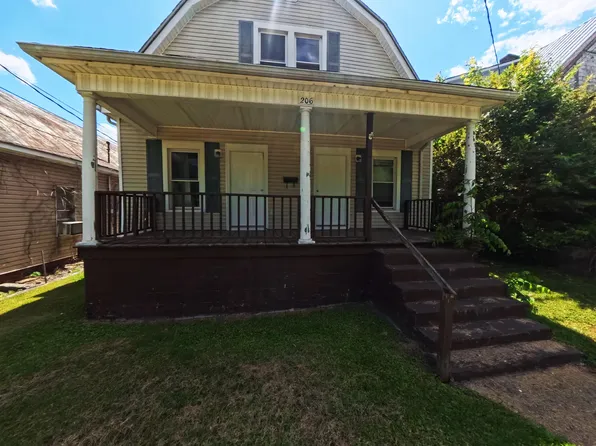 206 Kirkland Ave, Irvine, KY 40336