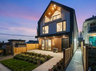 3623 Triumph St #1, Vancouver, BC V5K1V4