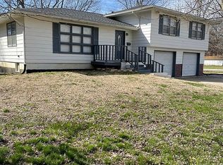 251 Ellinwood St, Osage City, KS 66523