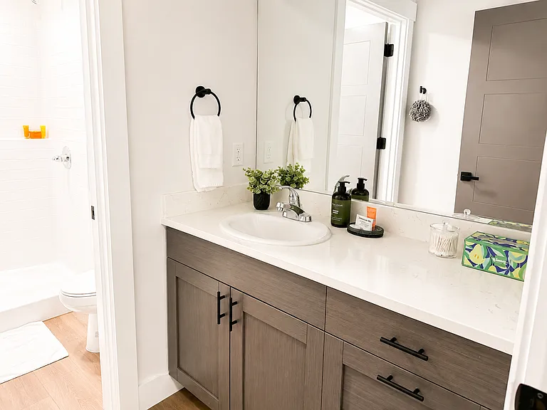 105 Colorado Ave #201 — Photo 9