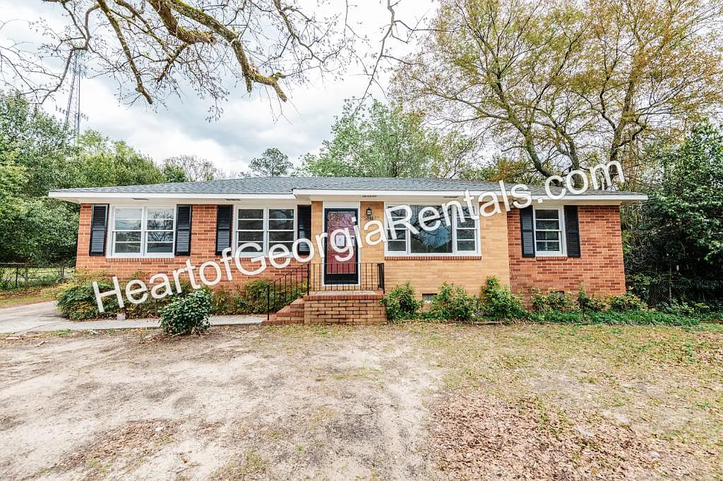 5018 Pinefield Drive — Photo 2