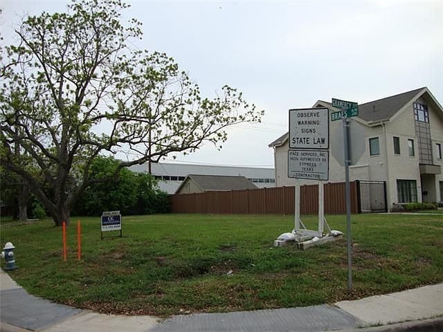 2nd image of 3780 Gramercy St