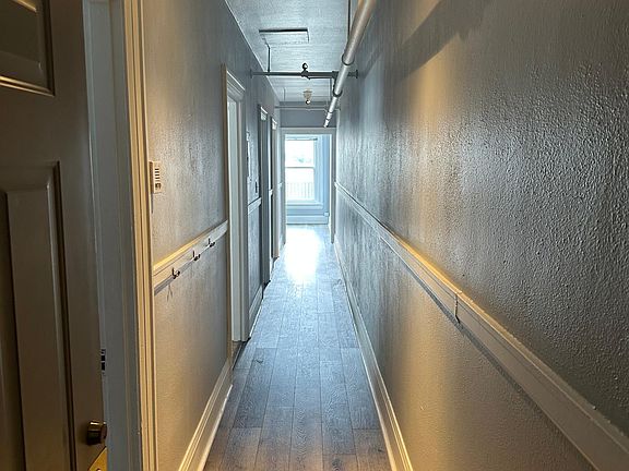 4th image of 607 E 5th St APT 17