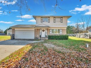 359 Davis Lake Rd, Lapeer, MI 48446