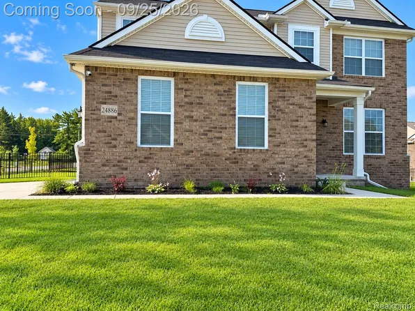24886 Canoe Dr, Macomb, MI 48042