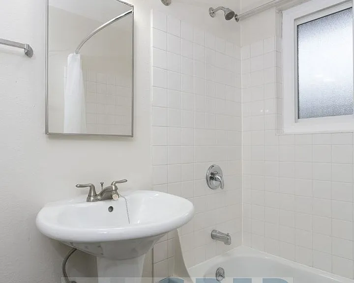 1800 SE Stark St #105 — Photo 9