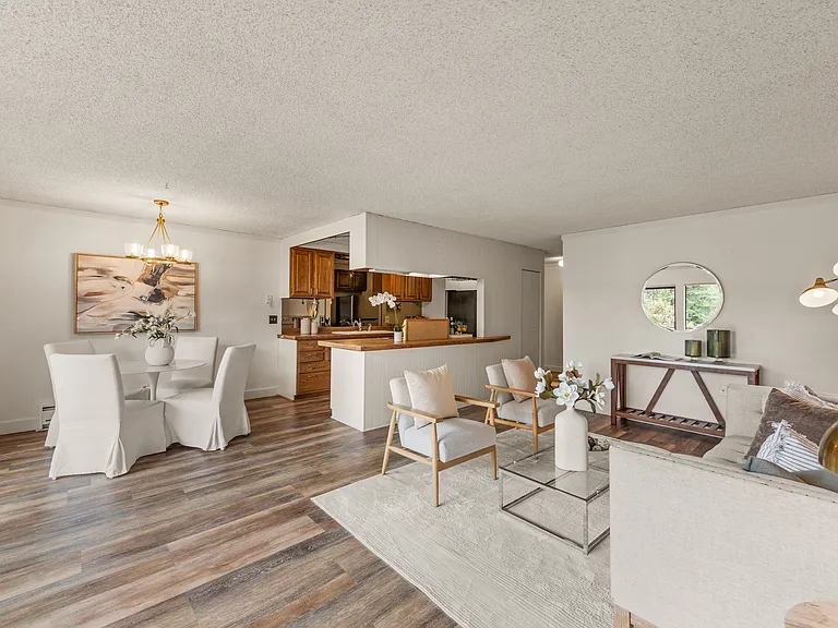 321 Bellevue Way SE #403 — Photo 4