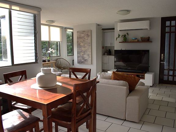 2nd image of Cond Golden Ct APT 1-23