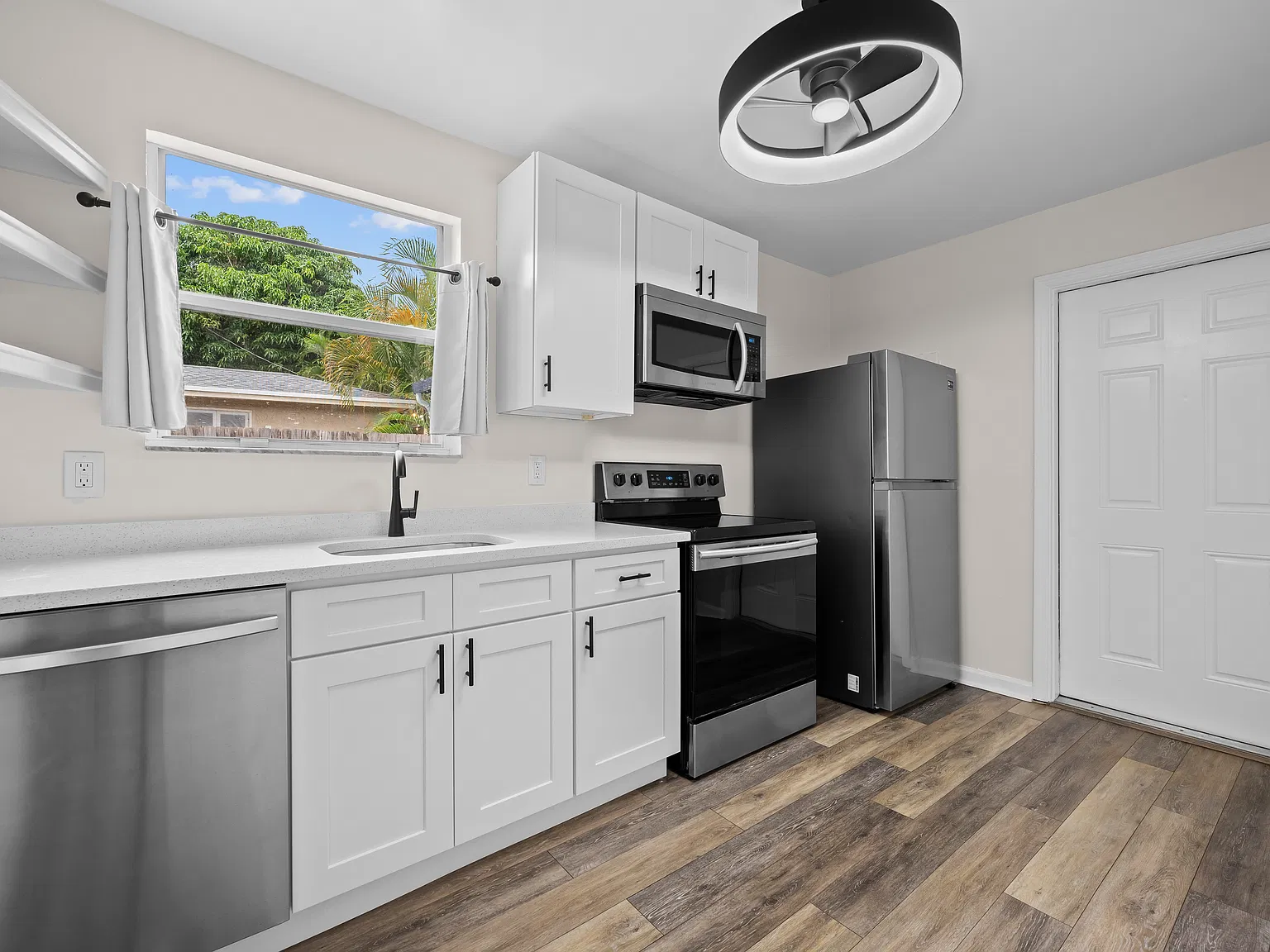 416 Ardmore Rd — Photo 4