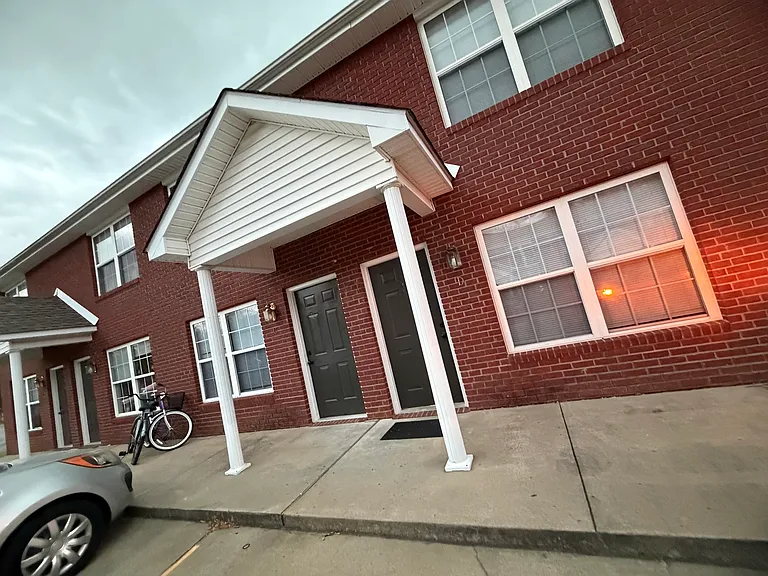 1619 Olive St #B — Photo 6