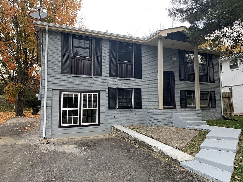 2nd image of 809 Oakwood Terrace Dr