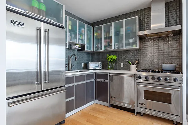 Rented by Halstead Real Estate | media 23