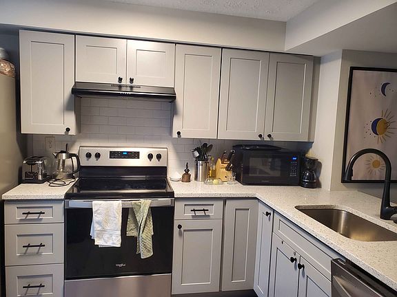 3rd image of 5993 Rowanberry Dr #10G