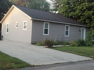 9115 Maplewood Dr, White Lake, MI