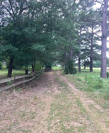 3rd image of 120 Cody Ln