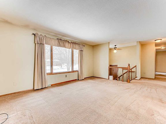 4th image of 447 Brookwood Dr