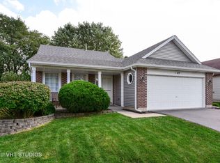 619 Mariner Dr, Elgin, IL 60120