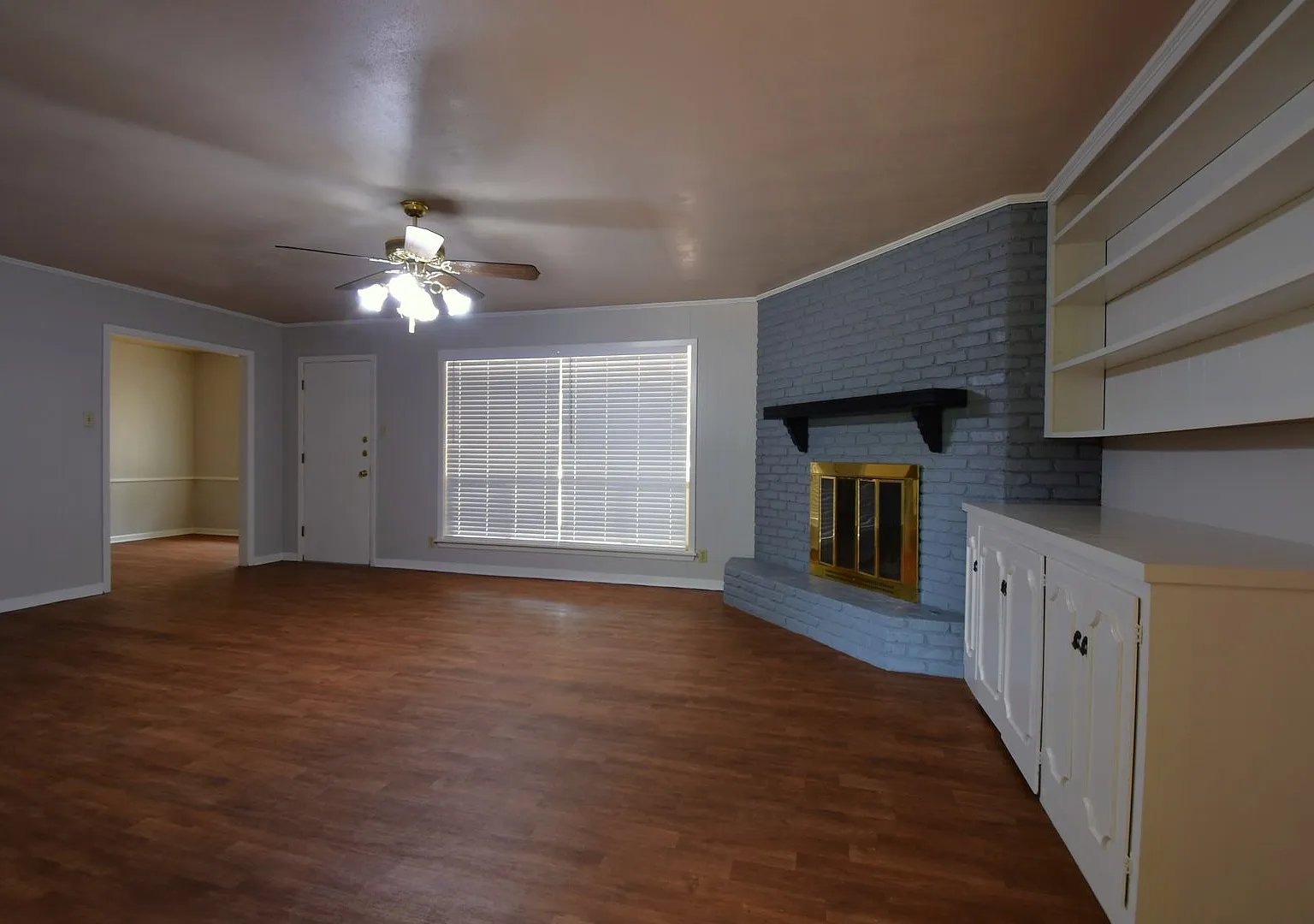 Charming 3 Bedroom, 2 Bath Home In Shady Oaks Addition! — Photo 4