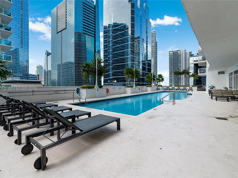 1200 Brickell Bay Dr #1705 — Photo 4