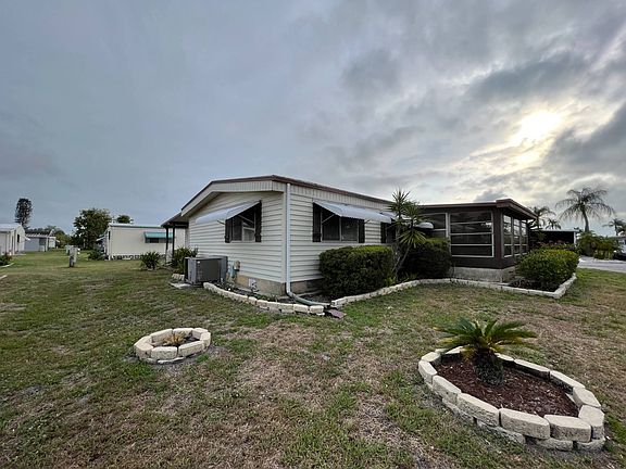 5th image of 2958 Lake Haven Dr