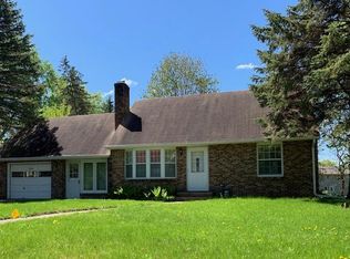 1244 Oakcrest Ave, Roseville, MN 55113