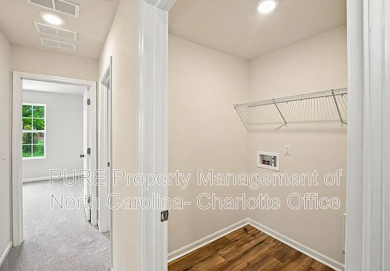 386 Hollingswood Dr — Photo 13