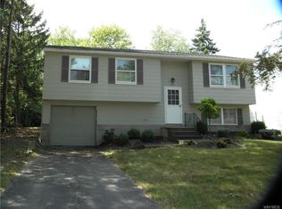 171 Chapel Glen Dr, Hamburg, NY 14075