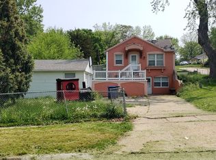 706 E Bell Ave, Des Moines, IA 50315