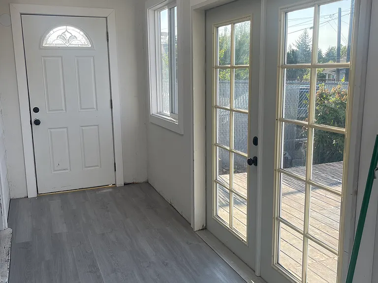 1112 E Craig Ave — Photo 7