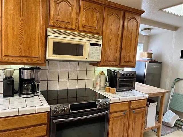 10600 Gascoigne Dr — Photo 3