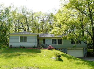 7 Wills Rd, Newtown, CT 06470