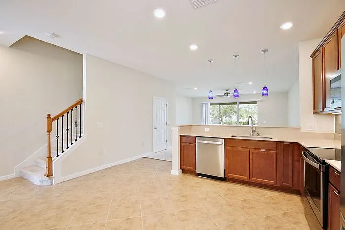 3924 Plainview Dr — Photo 4