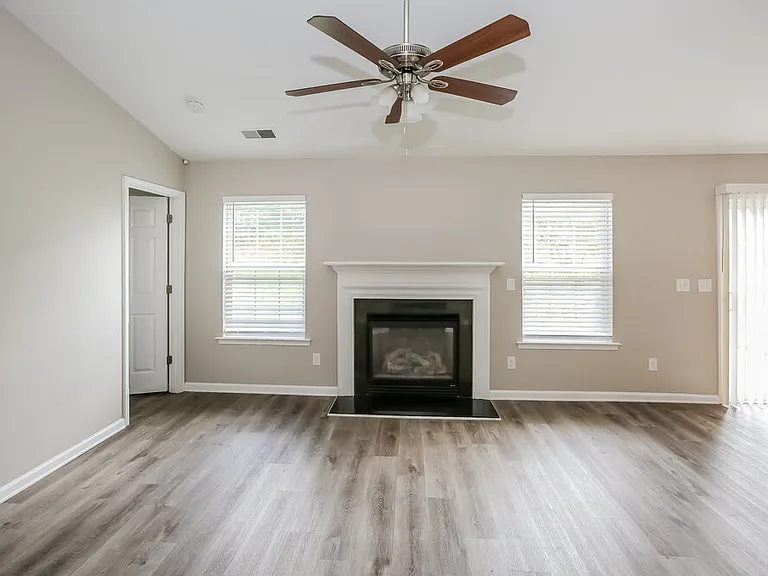 5225 Hildreth Ct — Photo 7