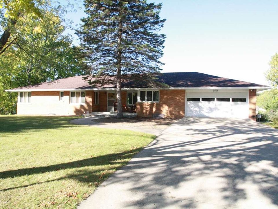 1st image of 2465 McMenemy St