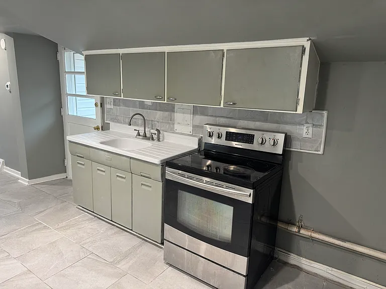 121 E Chestnut St — Photo 10