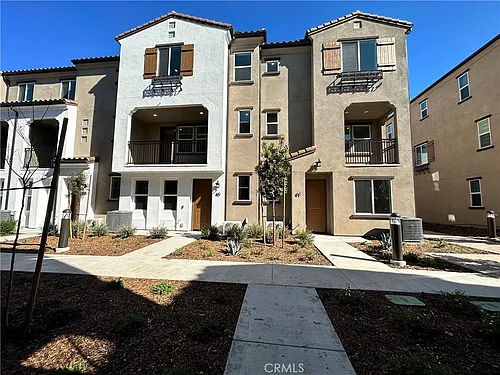 2317 W Broadway Photo 1