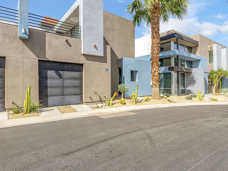 220 Enterprise Way — Photo 4