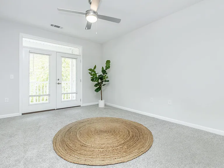 Riverstone Apartments at Long Shoals — Photo 31