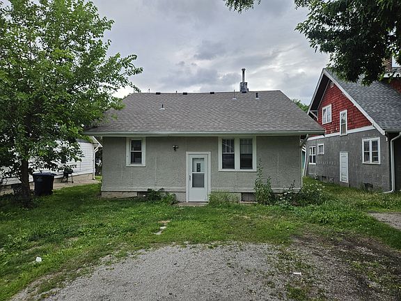 3rd image of 3119 1st St