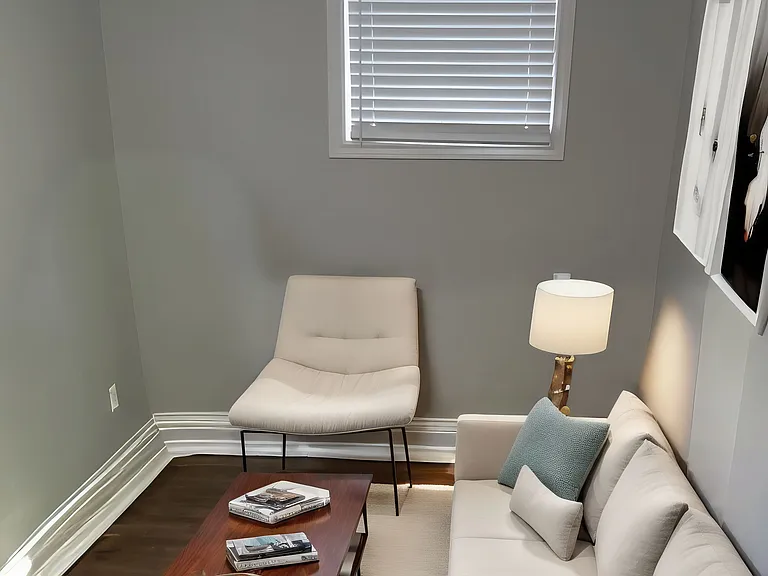 55 Duke St W #906 — Photo 7
