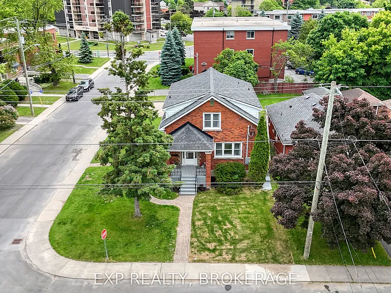 493 College St — Photo 24
