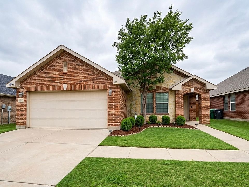 1st image of 2420 Loreto Dr