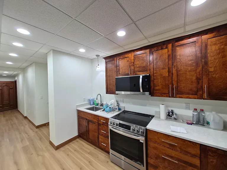 129 S Cedar St #C — Photo 4