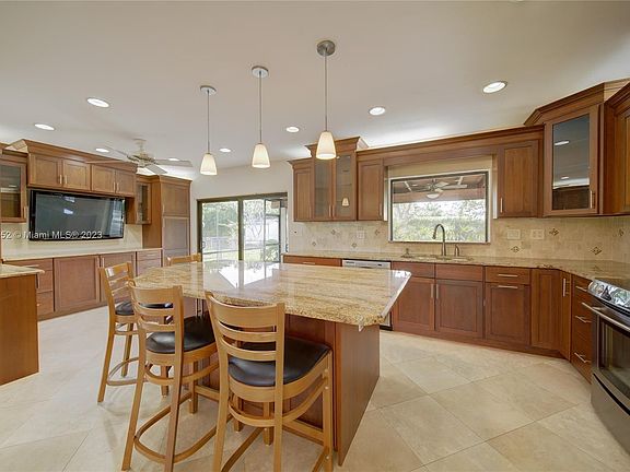 5th image of 17521 SW 84th Ct